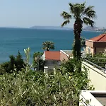 Pink בית הארחה