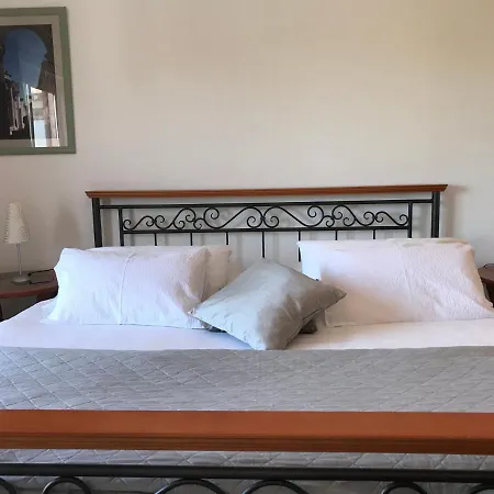 Guest house Pink Podstrana