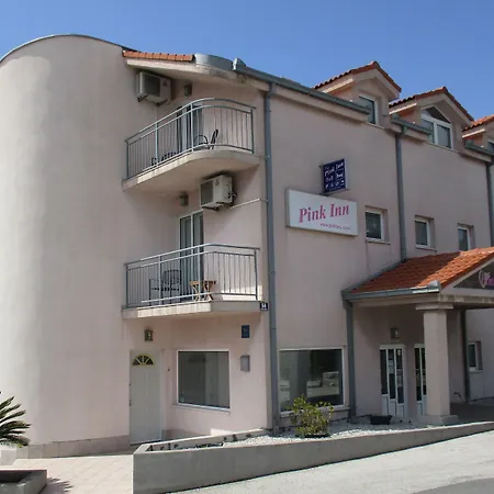 Pink 3* Ποντστράνα