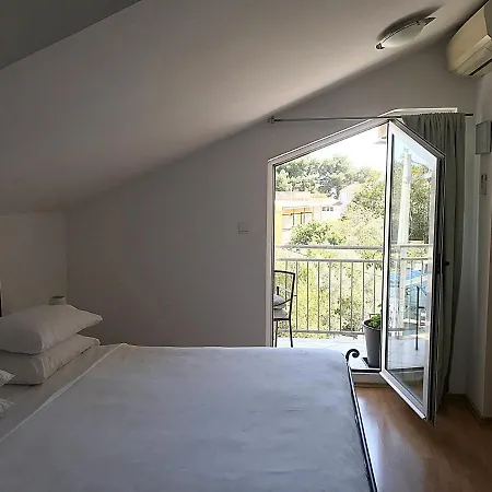 Gostinjska kuća Pink 3*