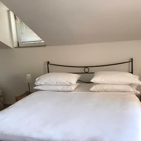 Pink Gostinjska kuća 3*