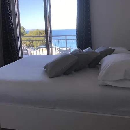 Pink بودْسْتغانا