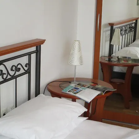 Gostinjska kuća Pink 3*