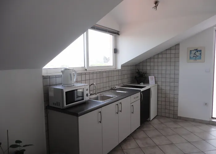 Pink בית הארחה 3*