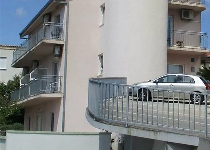 בית הארחה Pink